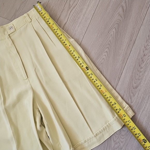 Vintage Ultra 13" High Waist Softgirl Butter Yellow Shorts, Vintage Size 6 - Picture 7 of 13